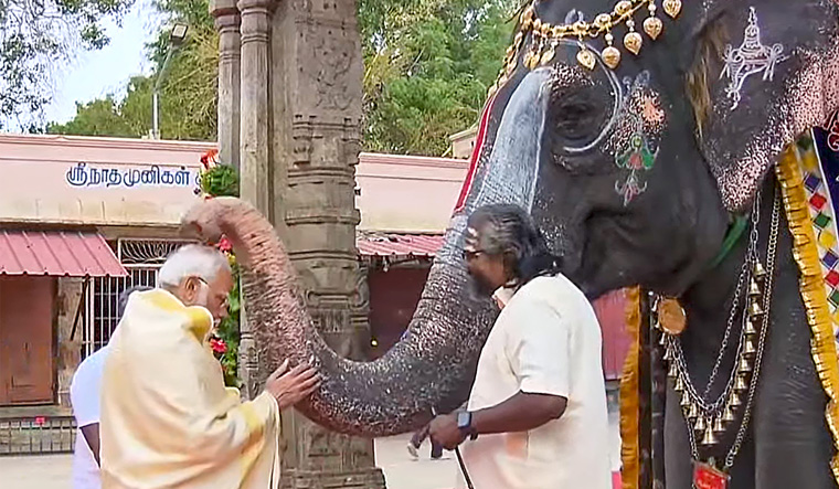 Narendra Modi in Srirangam temple